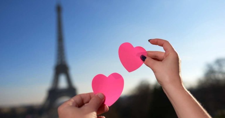 Ek Tarfa Mohabbat Shayari in English That Reflects Silent Love and Hidden Pain